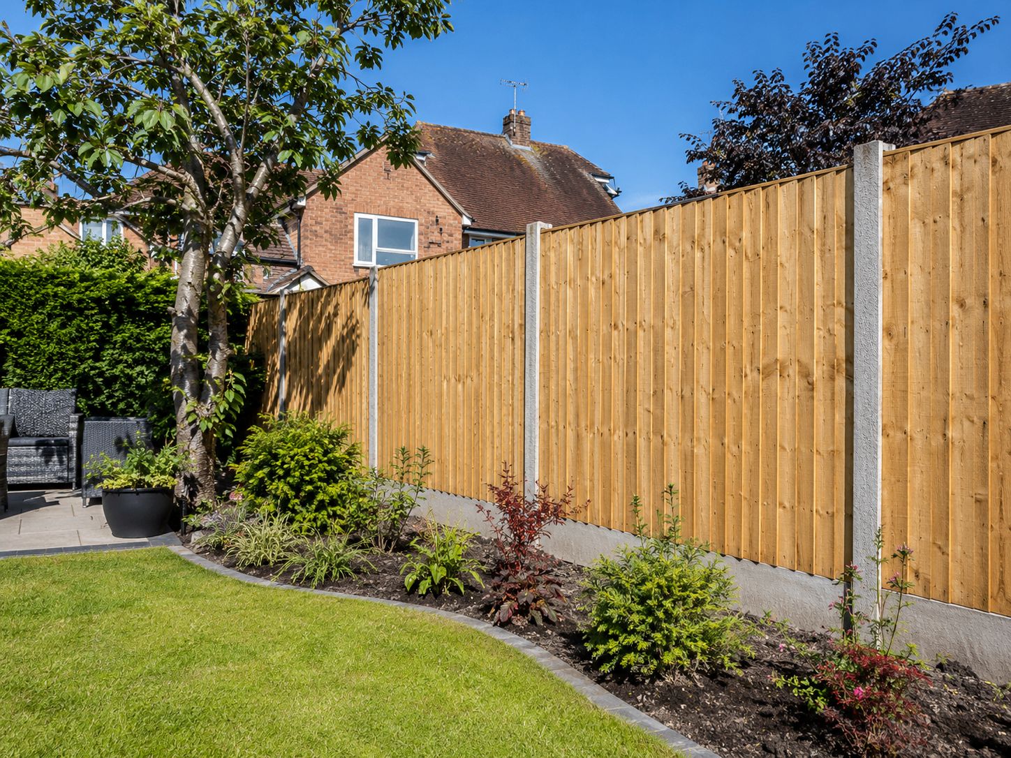 Closeboard fence with concrete posts fitted to a St Albans garden